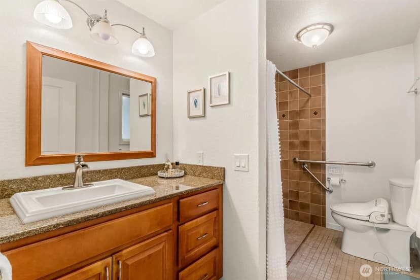 Property photo for 6439 Ne 188th Street, Kenmore photo 23