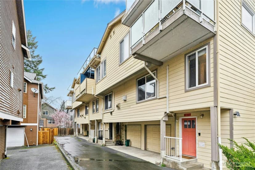 Property photo for 726 N 94th Street #b, Seattle
