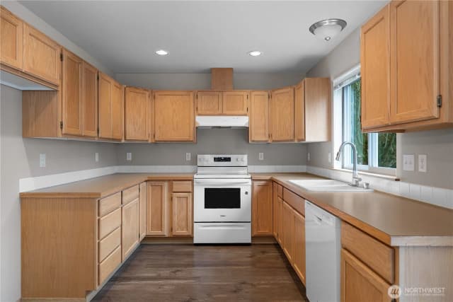 Property photo for 1308 Mills Landing Court Se, Lacey photo 4