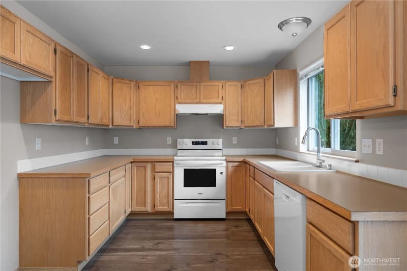 Property photo for 1308 Mills Landing Court Se, Lacey photo 4
