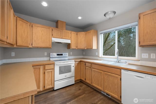 Property photo for 1308 Mills Landing Court Se, Lacey photo 5