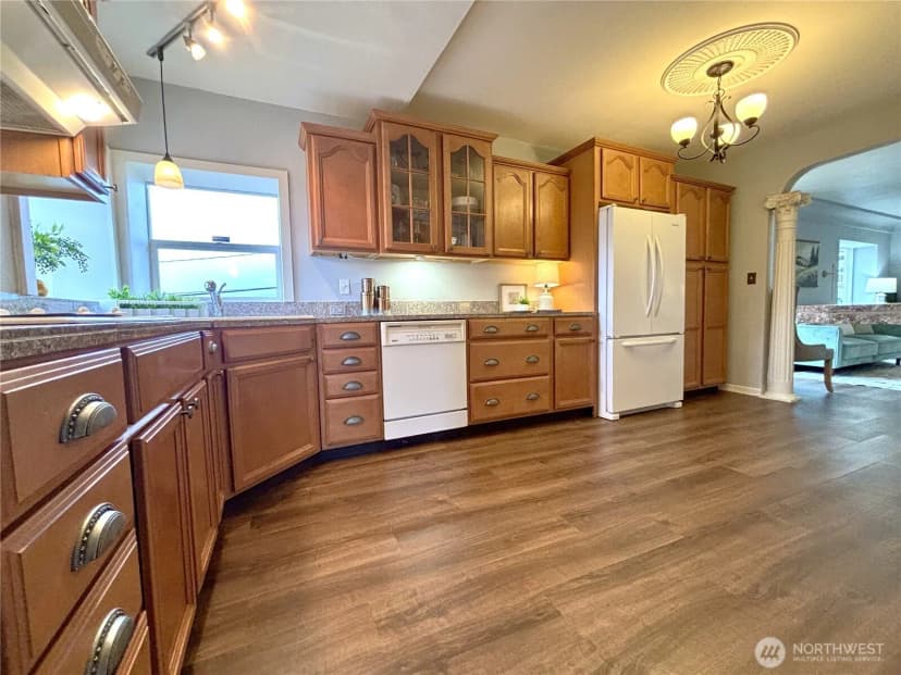 Property photo for 1109 E 31 Street, Tacoma photo 9