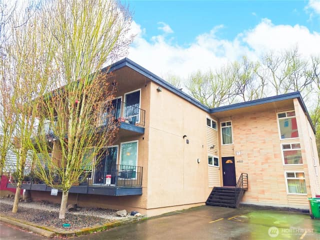 Property photo for 4525 S Henderson Street #103, Seattle