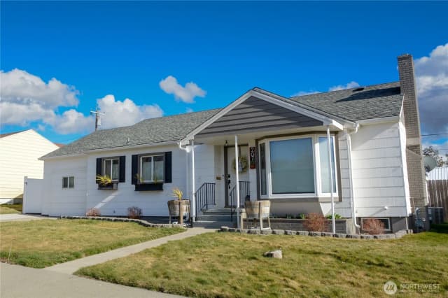 Property photo for 207 W 10th Avenue, Ritzville photo 2