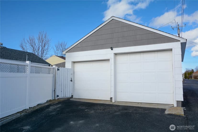 Property photo for 207 W 10th Avenue, Ritzville photo 31