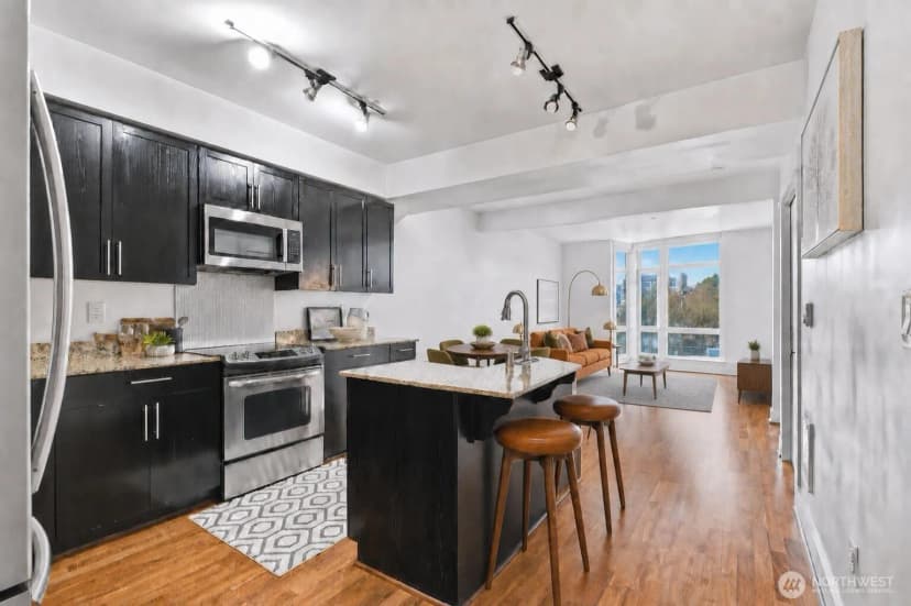 Property photo for 699 John St #319, Seattle photo 4