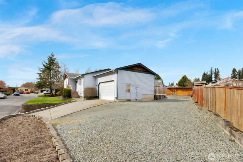 Property photo for 27203 Church Creek Loop Nw, Stanwood photo 23