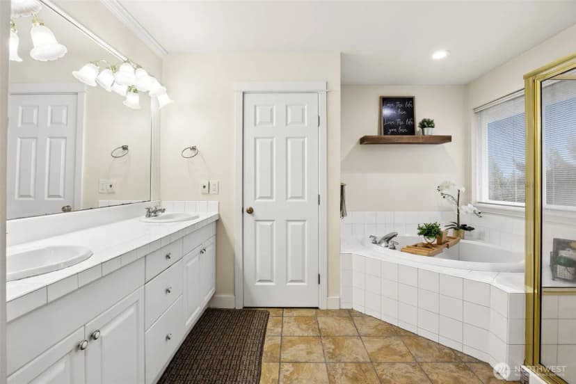 Property photo for 3630 Spyglass Drive Ne, Tacoma photo 8