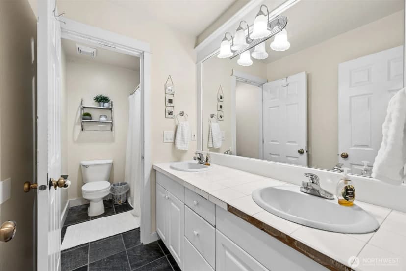 Property photo for 3630 Spyglass Drive Ne, Tacoma photo 11