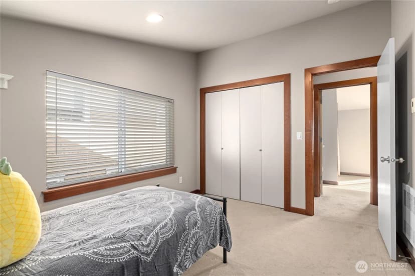 Property photo for 4005 7th Avenue Ne, Seattle photo 21