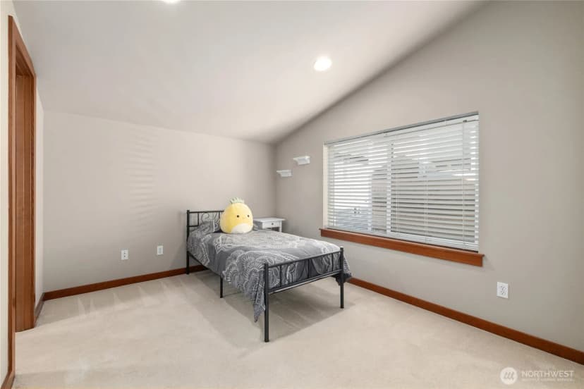 Property photo for 4005 7th Avenue Ne, Seattle photo 19