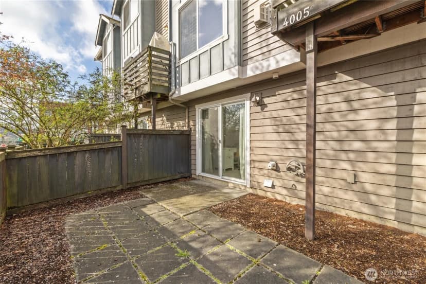Property photo for 4005 7th Avenue Ne, Seattle photo 27