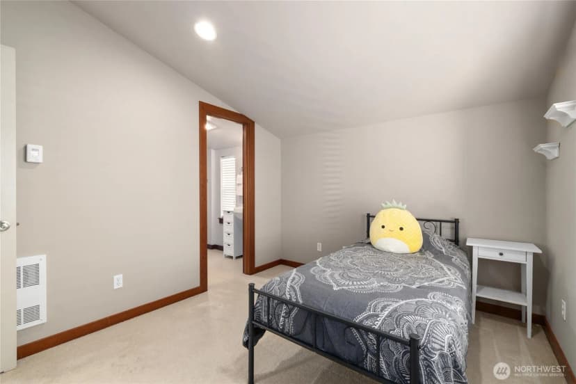 Property photo for 4005 7th Avenue Ne, Seattle photo 20
