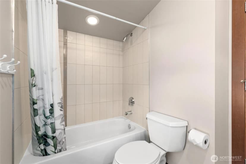 Property photo for 4005 7th Avenue Ne, Seattle photo 18