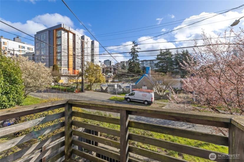 Property photo for 4005 7th Avenue Ne, Seattle photo 29