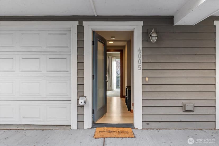 Property photo for 4005 7th Avenue Ne, Seattle photo 3