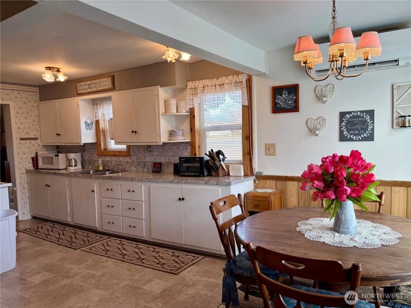 Property photo for 10388 Largent Street Ne, Coulee City photo 3