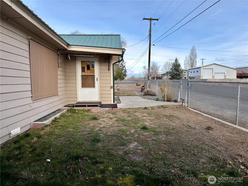 Property photo for 10388 Largent Street Ne, Coulee City photo 13