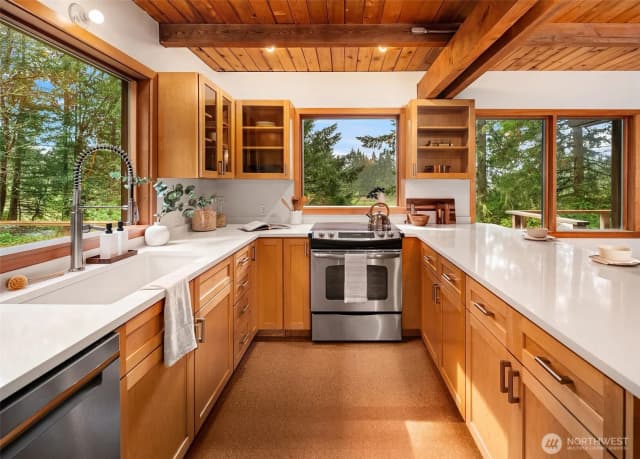 Property photo for 22602 Old Mill Road Sw, Vashon photo 4