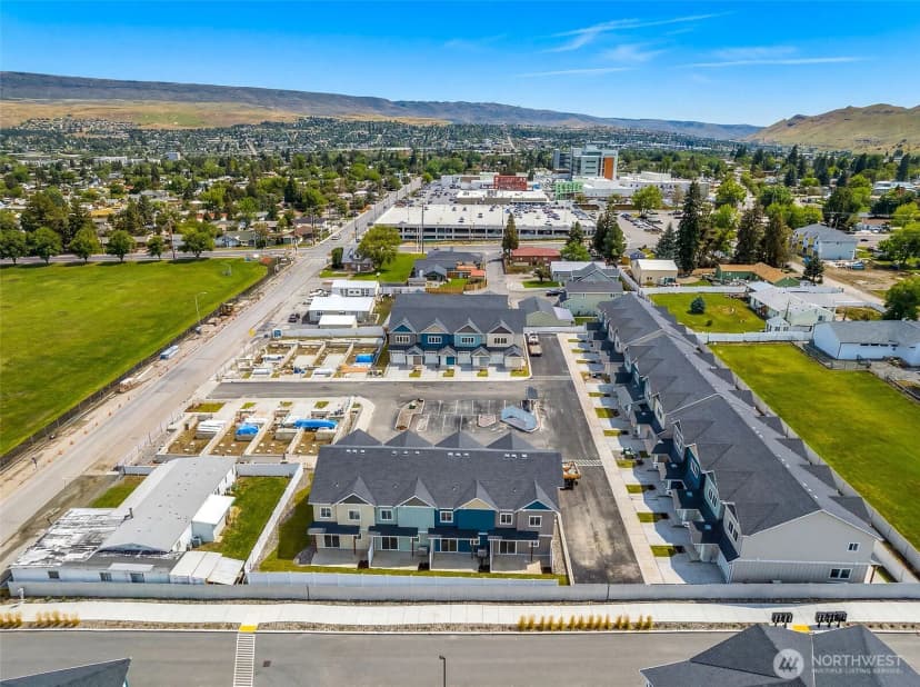 Property photo for 1075 Red Apple Road #d13, Wenatchee photo 4