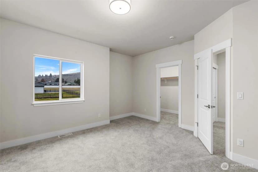 Property photo for 1075 Red Apple Road #d13, Wenatchee photo 26