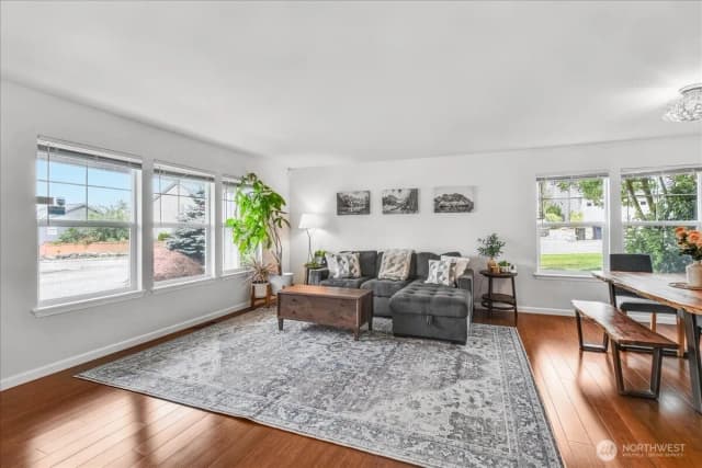 Property photo for 266 Camas Avenue Se, Renton photo 2