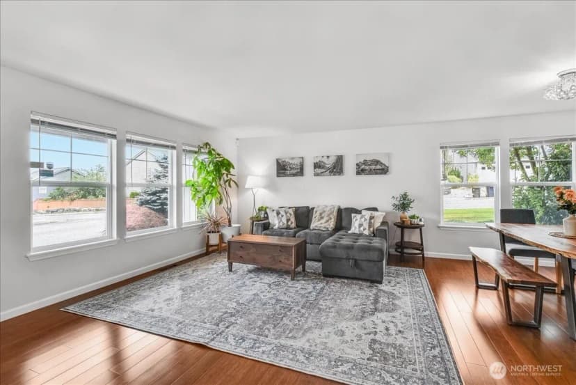Property photo for 266 Camas Avenue Se, Renton photo 2