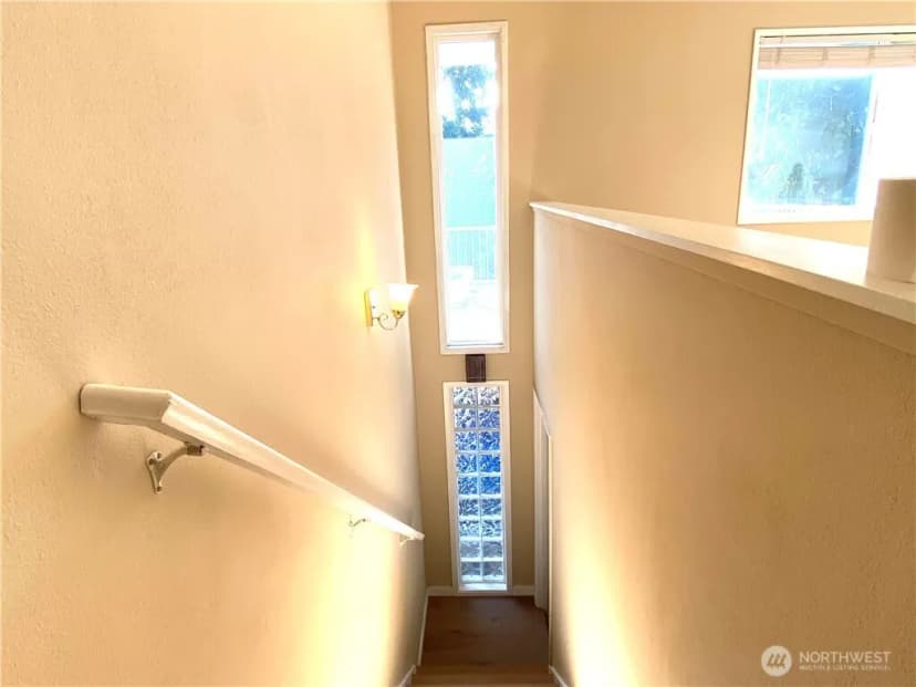 Property photo for 10231 Ne 24th Street, Bellevue photo 13
