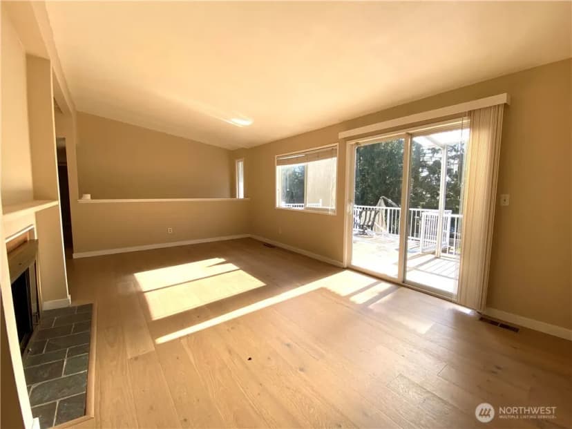 Property photo for 10231 Ne 24th Street, Bellevue photo 6