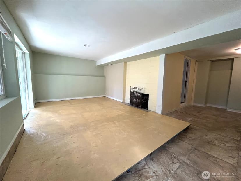Property photo for 10231 Ne 24th Street, Bellevue photo 15