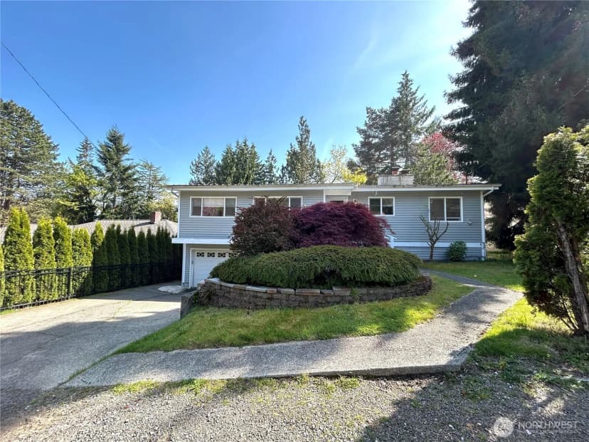 Property photo for 10231 Ne 24th Street, Bellevue
