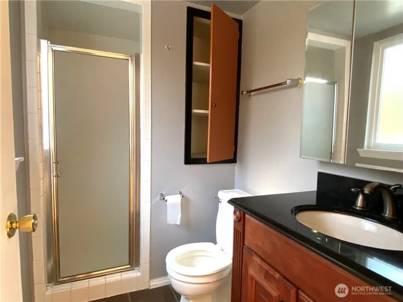 Property photo for 10231 Ne 24th Street, Bellevue photo 12
