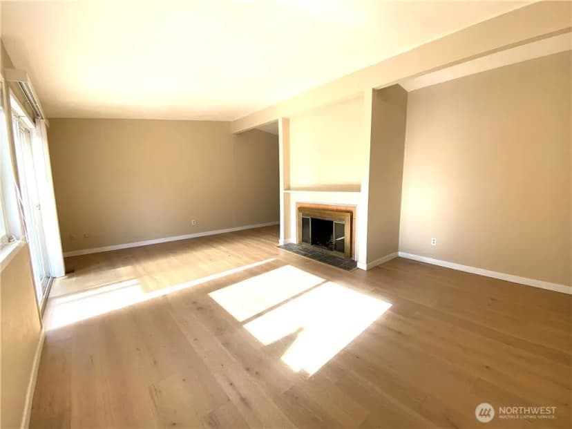 Property photo for 10231 Ne 24th Street, Bellevue photo 7