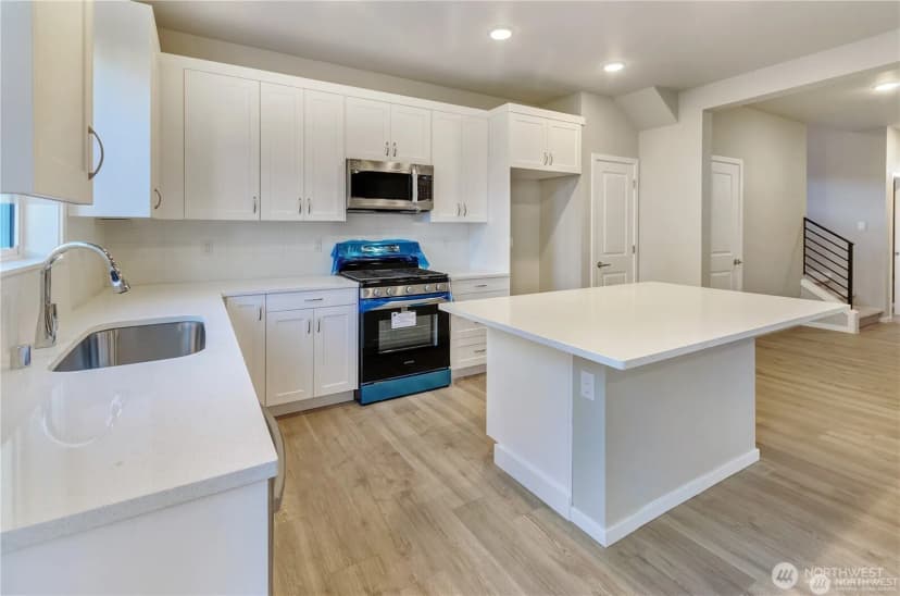 Property photo for 18204 37th Avenue Ct E, Tacoma photo 7