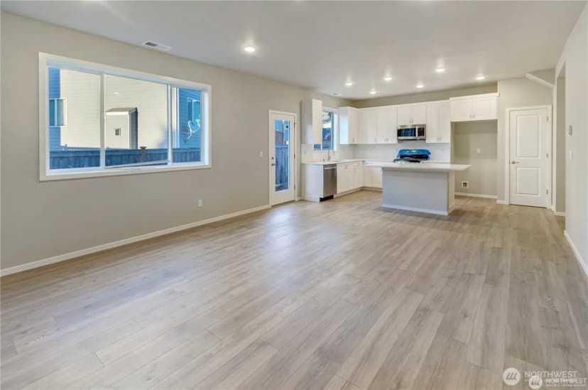 Property photo for 18204 37th Avenue Ct E, Tacoma photo 10