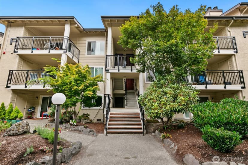 Property photo for 13620 Ne 7th Street #f14, Bellevue photo 15