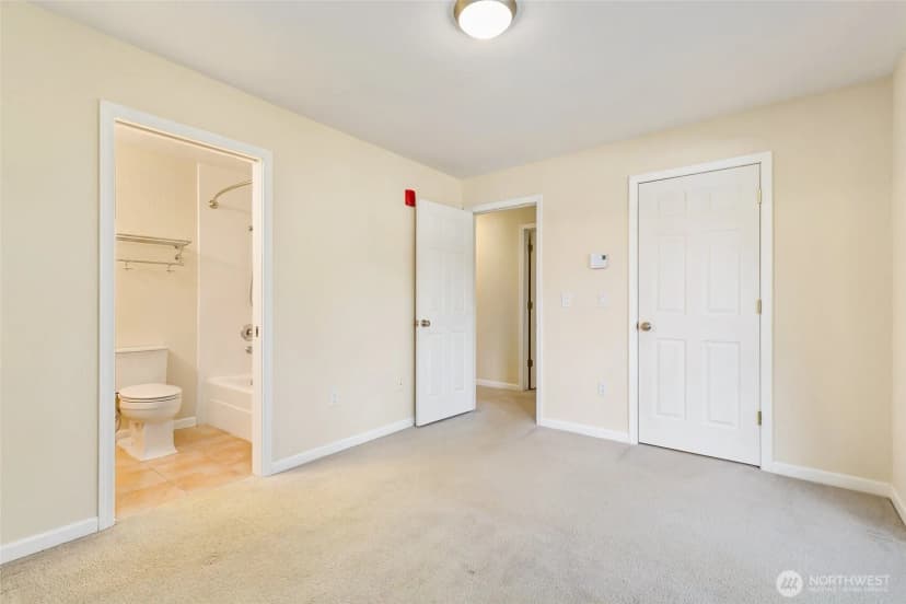 Property photo for 13620 Ne 7th Street #f14, Bellevue photo 9