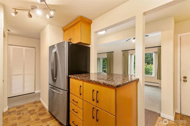 Property photo for 13620 Ne 7th Street #f14, Bellevue photo 4