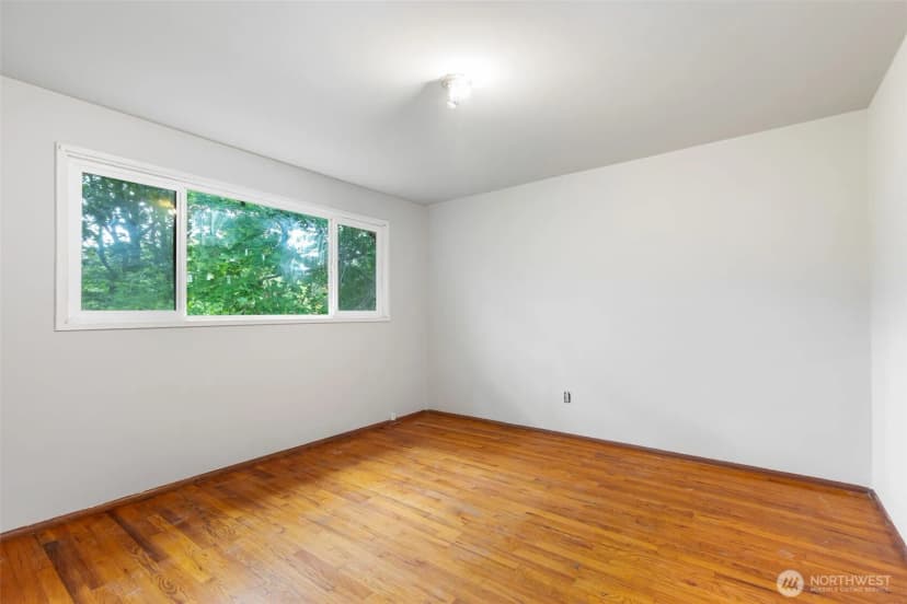 Property photo for 10450 Alderbrook Place Nw, Seattle photo 9