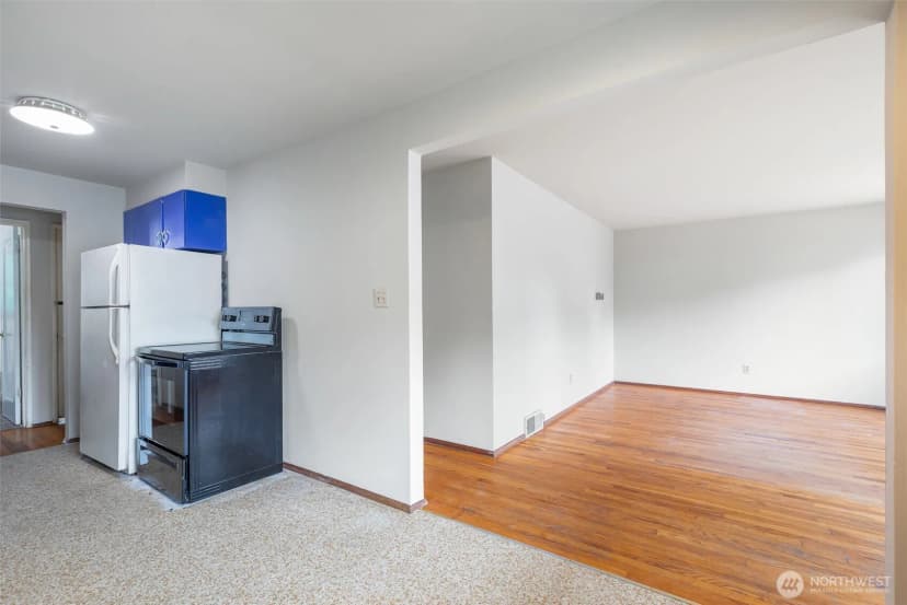 Property photo for 10450 Alderbrook Place Nw, Seattle photo 6