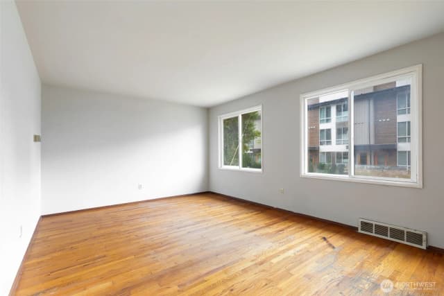 Property photo for 10450 Alderbrook Place Nw, Seattle photo 4