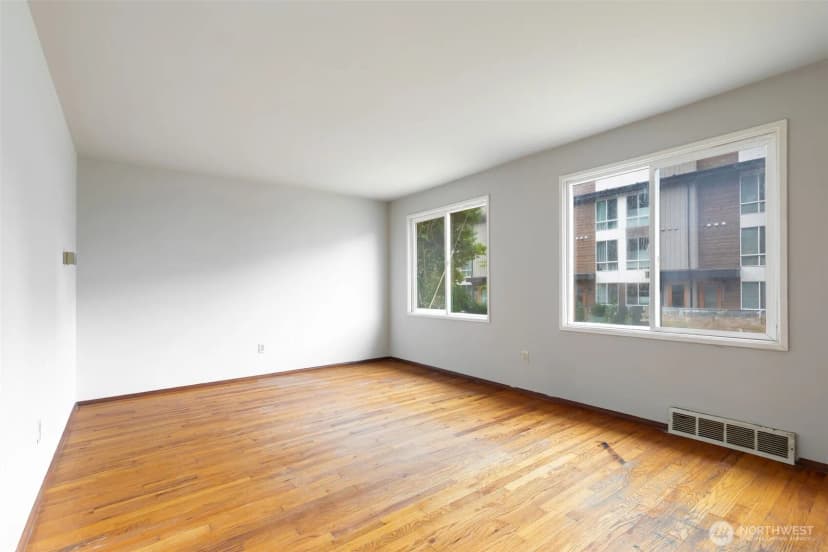 Property photo for 10450 Alderbrook Place Nw, Seattle photo 4