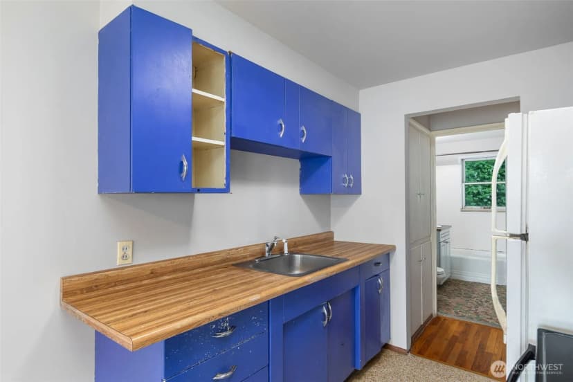 Property photo for 10450 Alderbrook Place Nw, Seattle photo 8