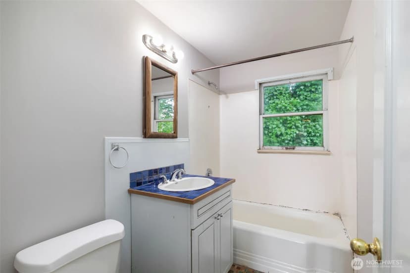 Property photo for 10450 Alderbrook Place Nw, Seattle photo 11