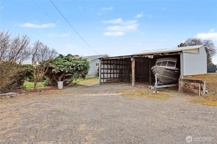 Property photo for 618 N S Street, Lind photo 34