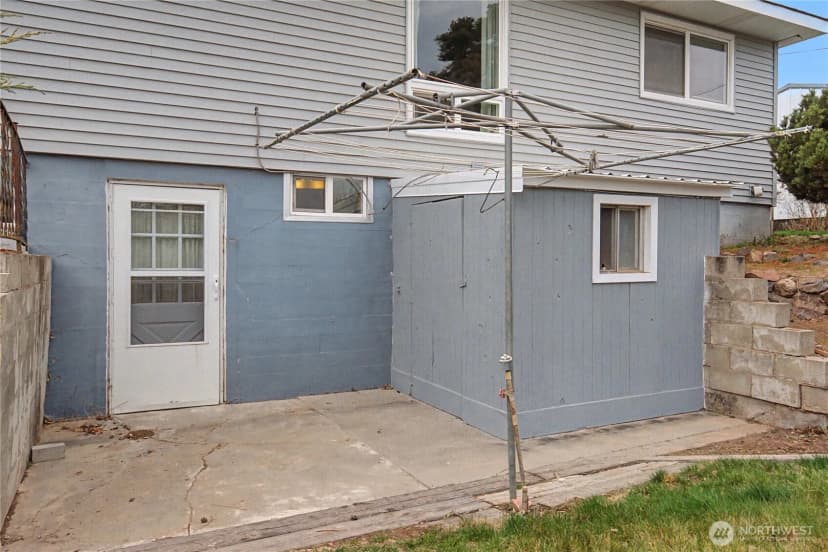 Property photo for 618 N S Street, Lind photo 33