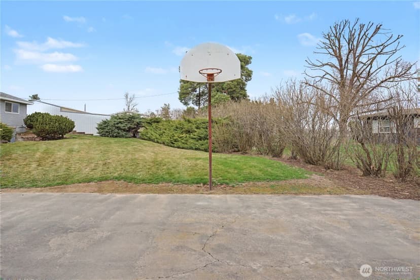 Property photo for 618 N S Street, Lind photo 31