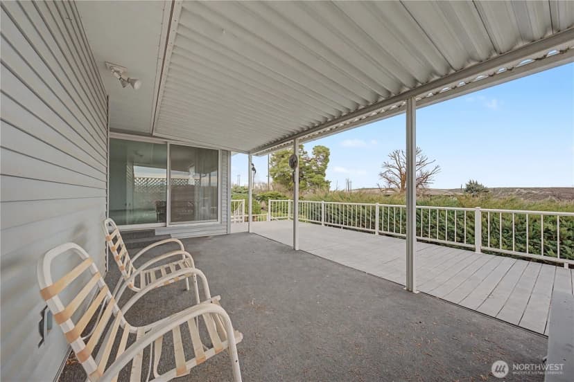 Property photo for 618 N S Street, Lind photo 28