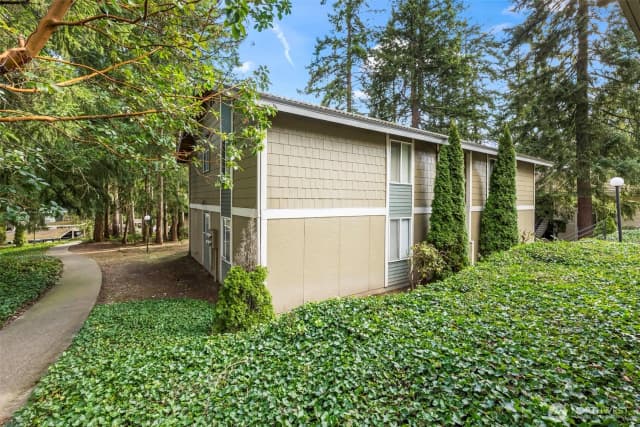 Property photo for 34120 1st Place S, Federal Way photo 5