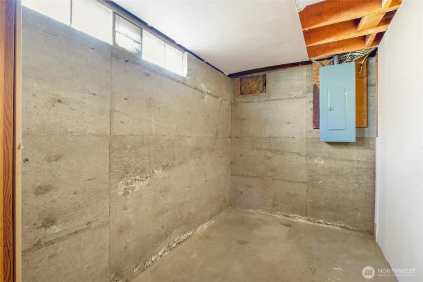 Property photo for 306 W 4th Avenue, Odessa photo 29